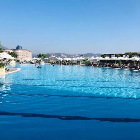 Apartment Gold City 2+1 Main Building Flat With Free Aquapark Alanya
